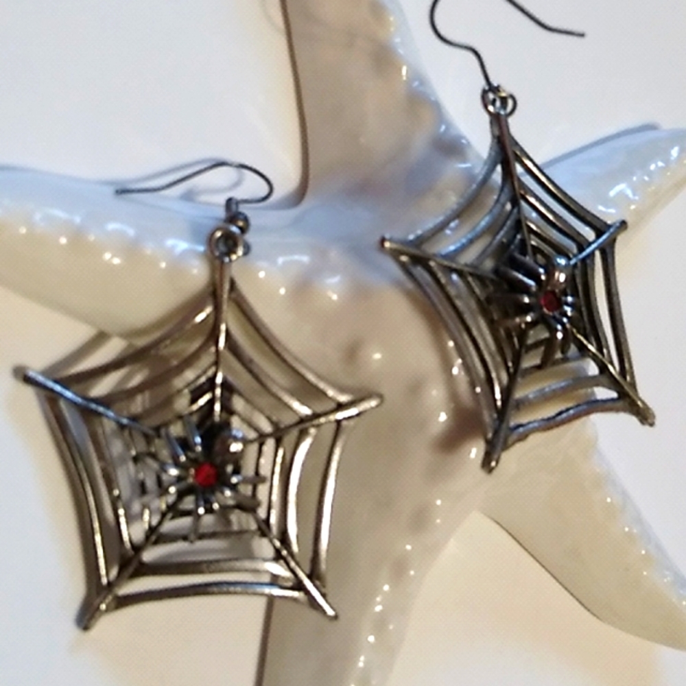 Nwt Spiderweb Earrings - Picture 1 of 5